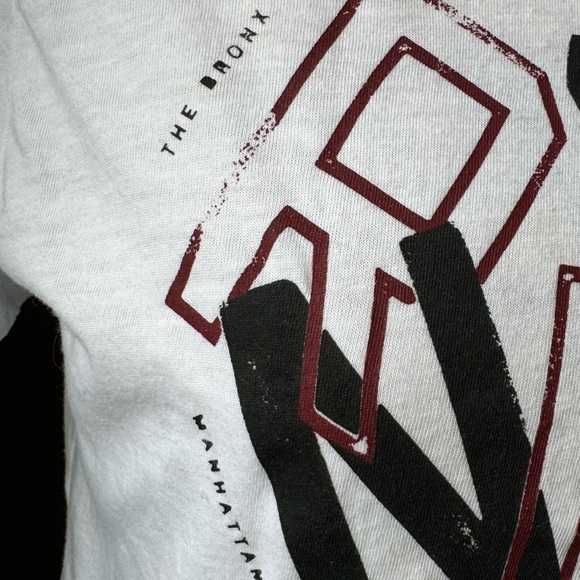 NWOT Nike NYC RUN Boroughs Large Athletic Cut Tee - Picture 7 of 13